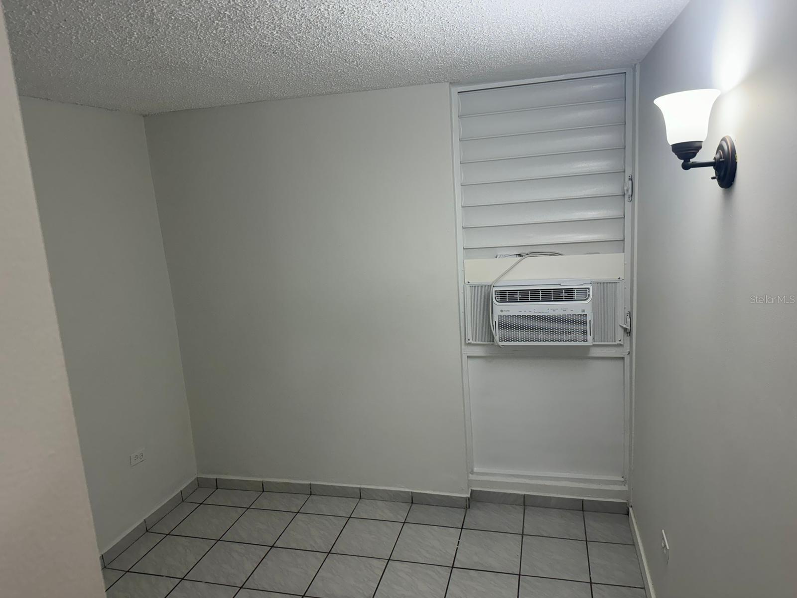 PUERTA DEL SOL - Residential Lease