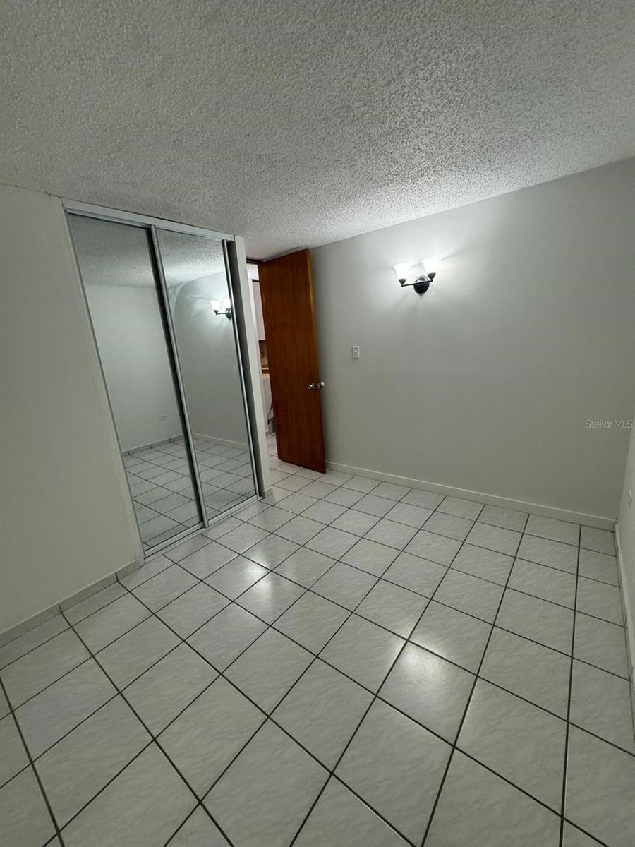PUERTA DEL SOL - Residential Lease