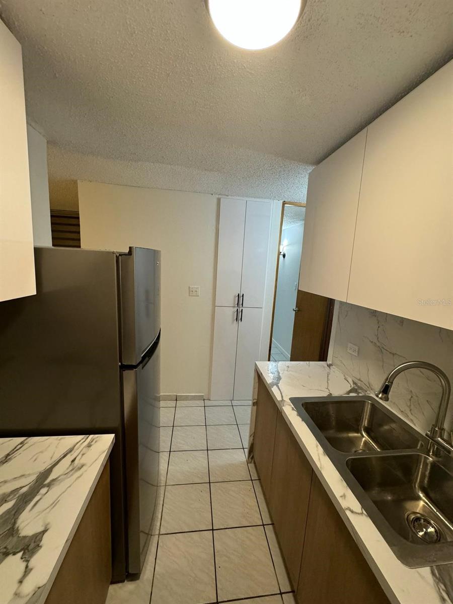 PUERTA DEL SOL - Residential Lease