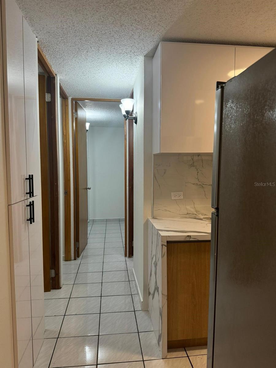 PUERTA DEL SOL - Residential Lease