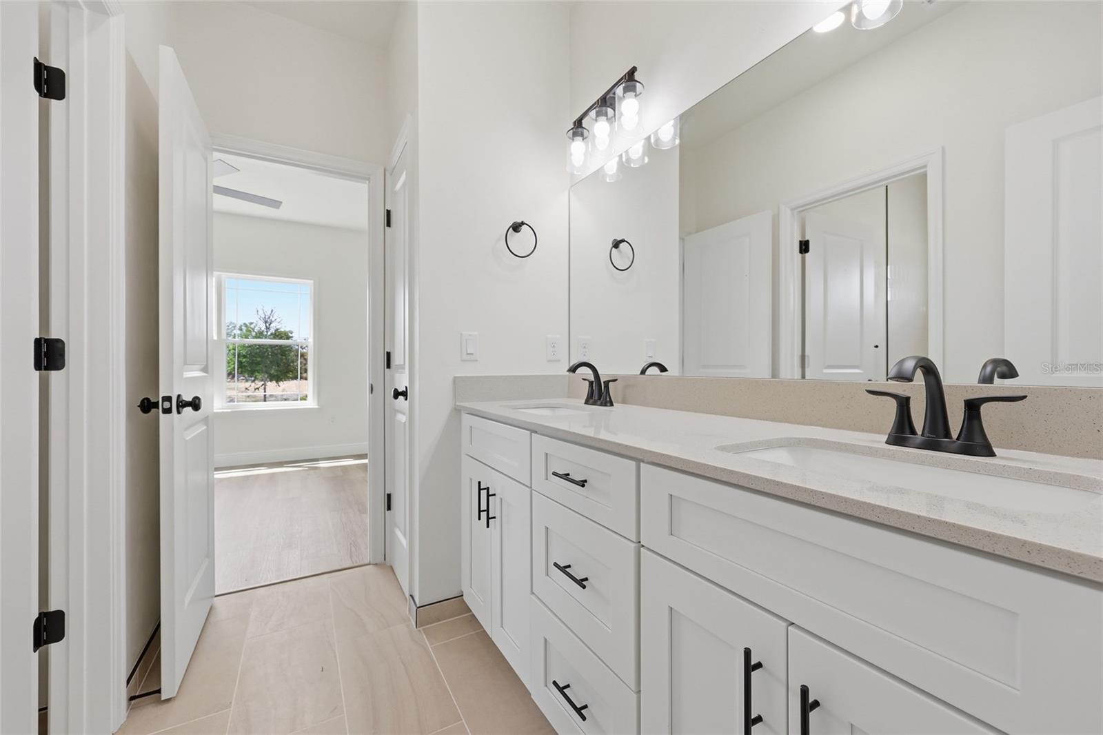 GRAND OAKS - Residential