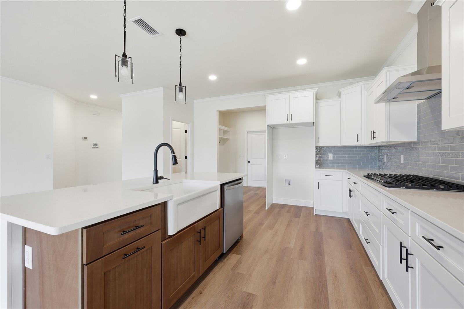 GRAND OAKS - Residential