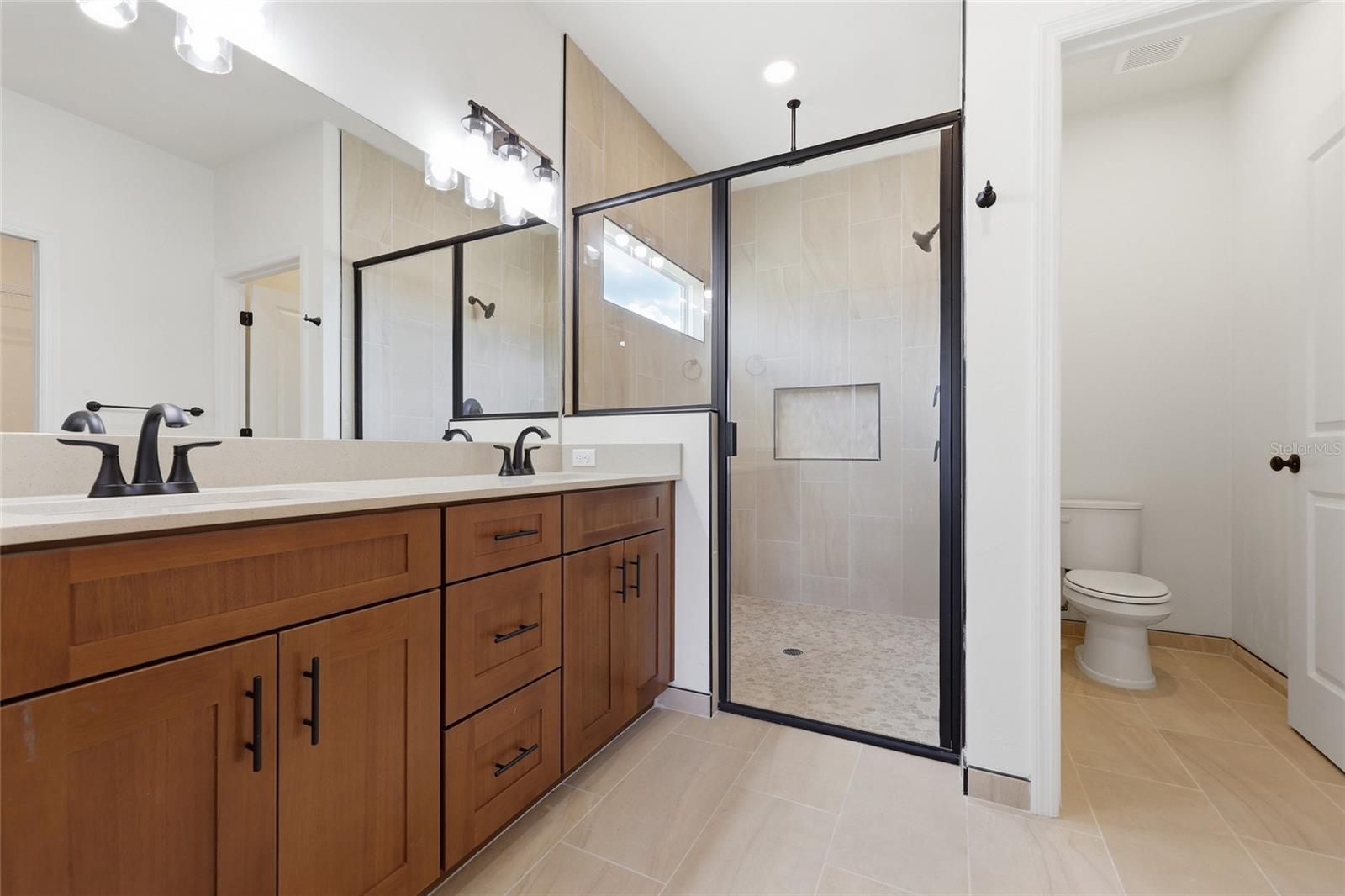 GRAND OAKS - Residential