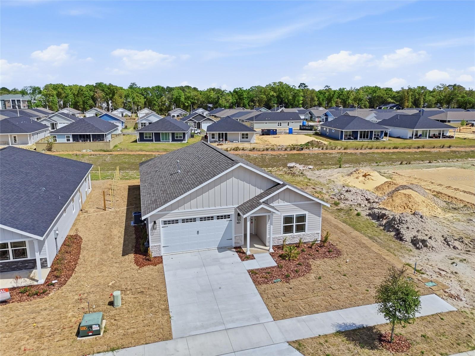 GRAND OAKS - Residential