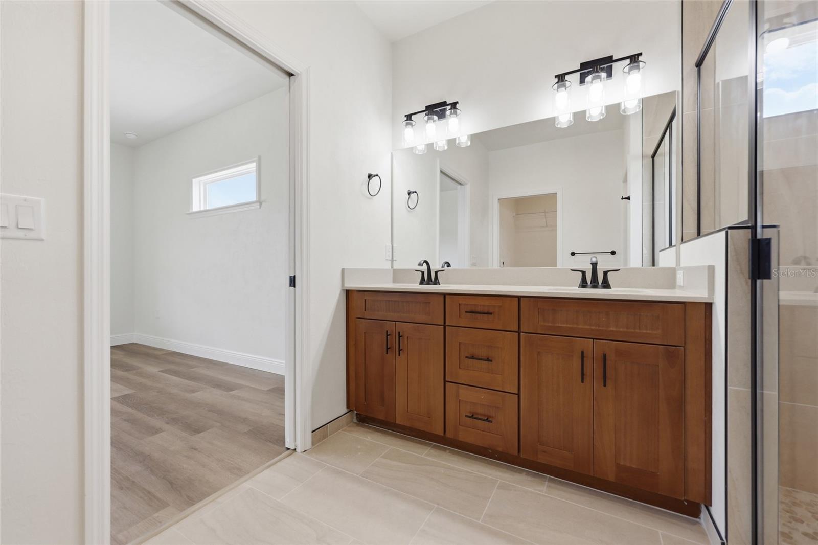 GRAND OAKS - Residential