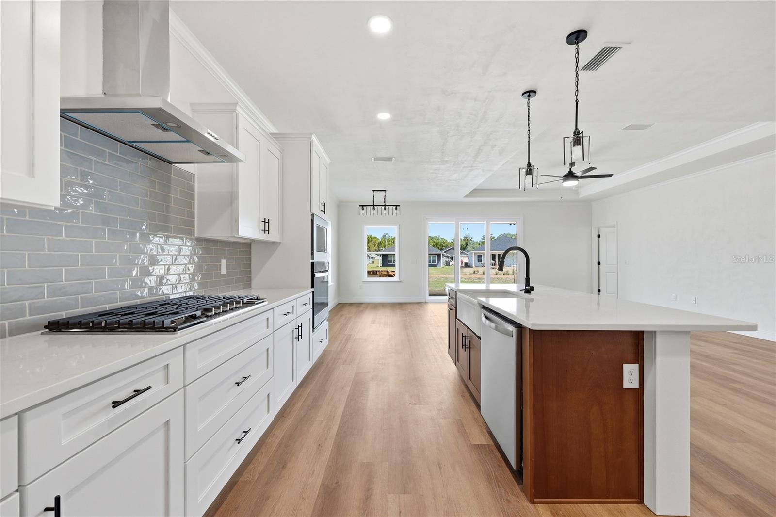 GRAND OAKS - Residential