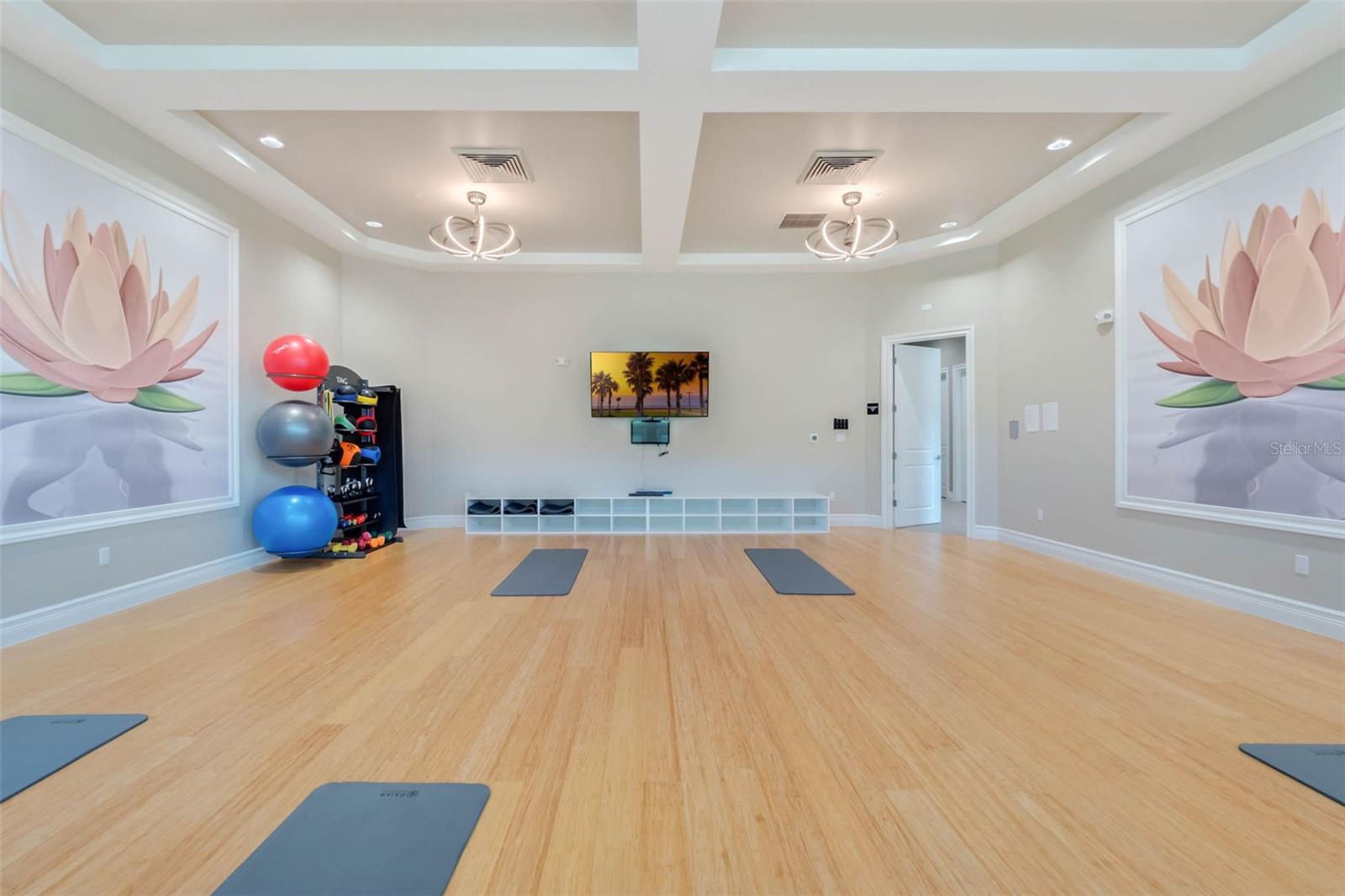 PALMS/SERENOA PH 3 - Residential