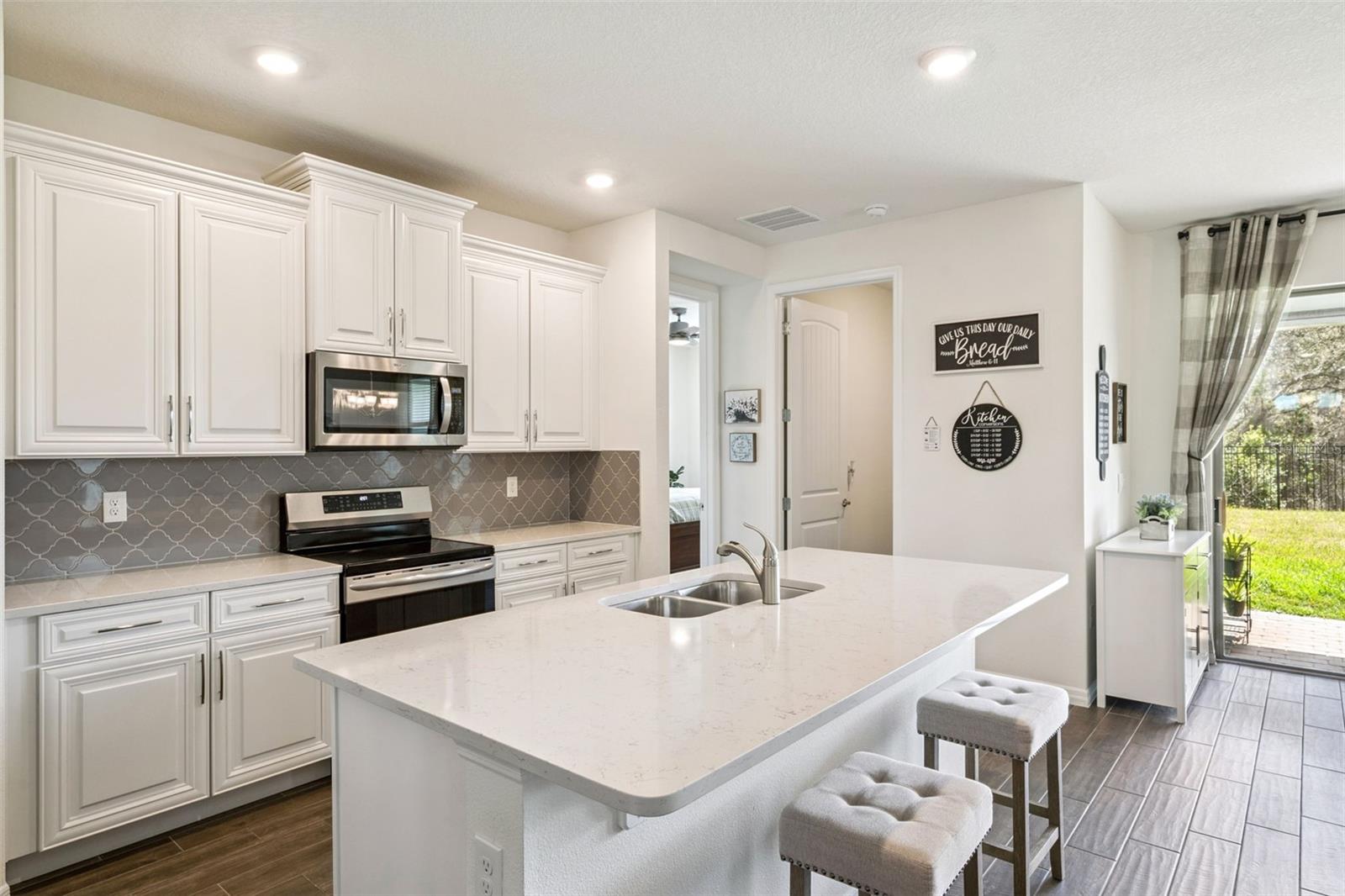 PALMS/SERENOA PH 3 - Residential