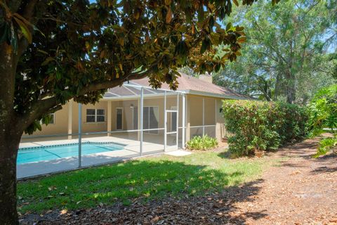 A home in PALM HARBOR