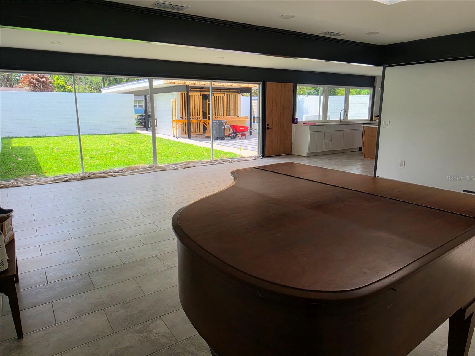 OAKLAND ADD PB 2 PG 77 - Residential