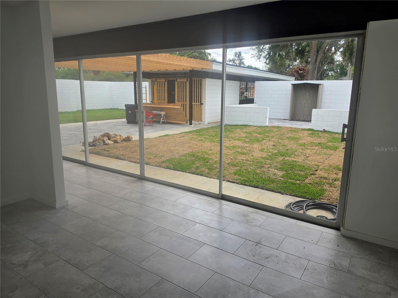 OAKLAND ADD PB 2 PG 77 - Residential