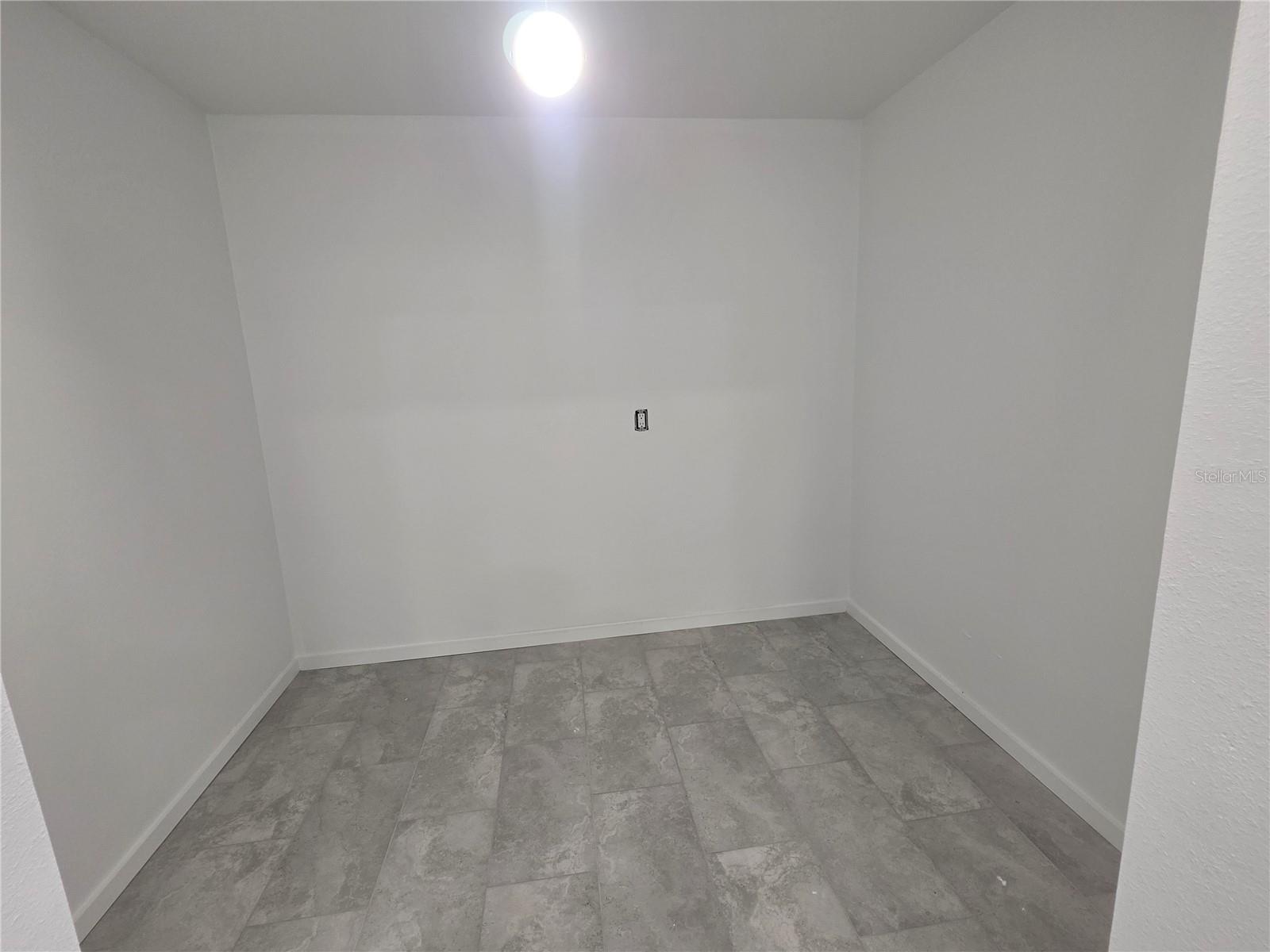 OAKLAND ADD PB 2 PG 77 - Residential