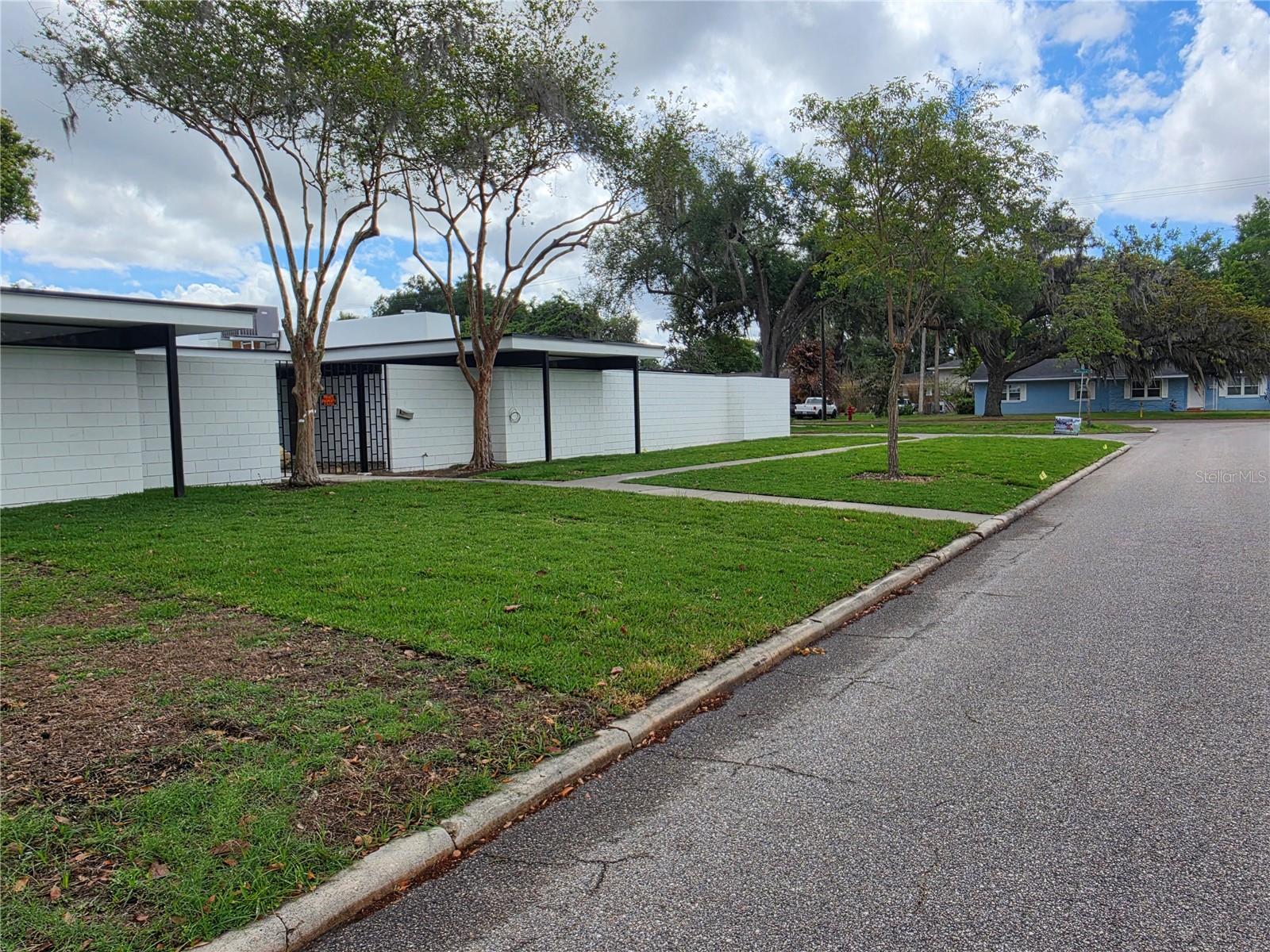 OAKLAND ADD PB 2 PG 77 - Residential