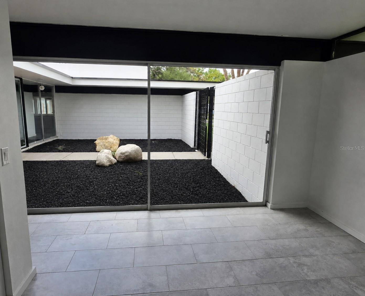 OAKLAND ADD PB 2 PG 77 - Residential