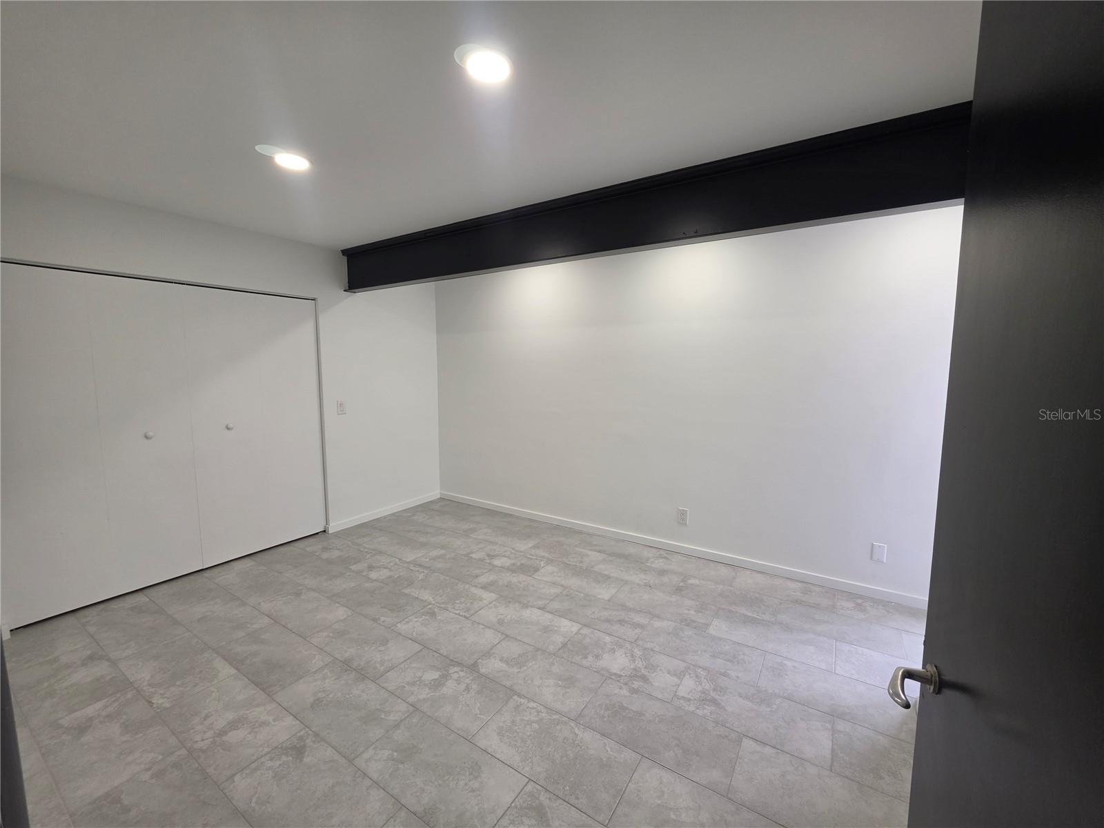 OAKLAND ADD PB 2 PG 77 - Residential