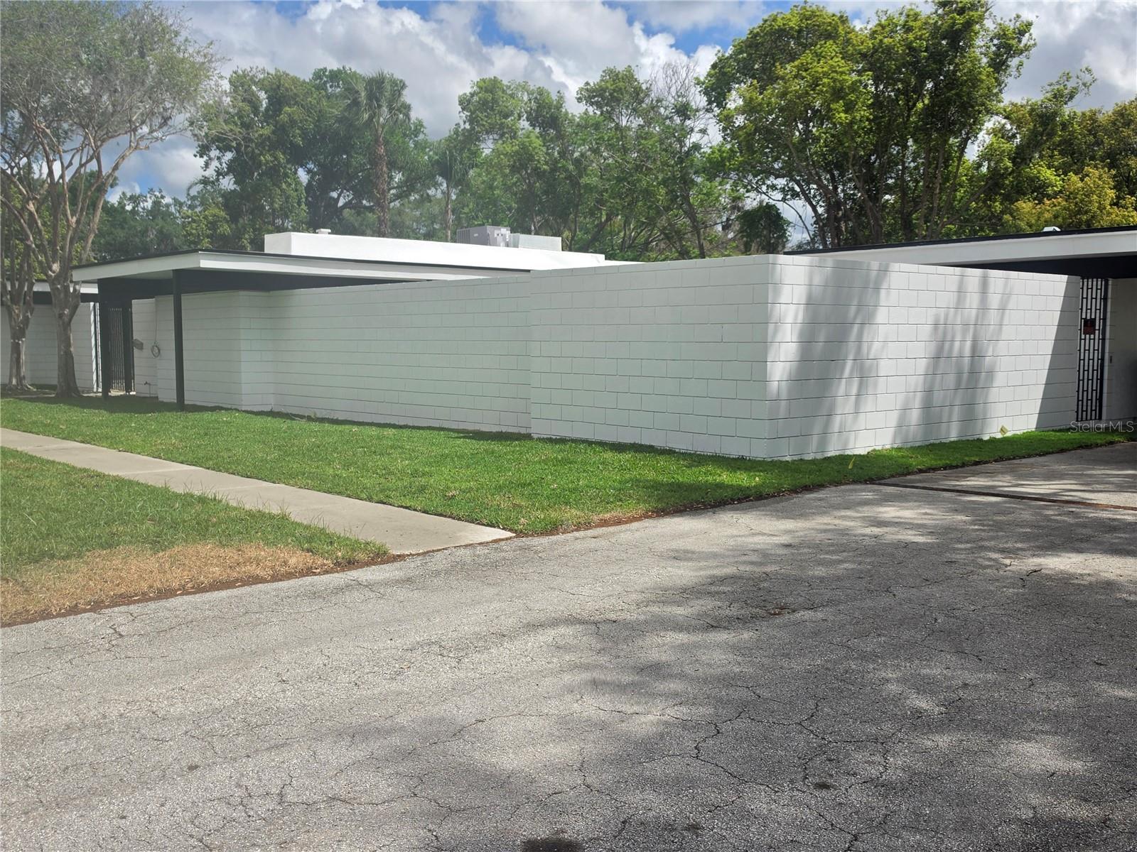 OAKLAND ADD PB 2 PG 77 - Residential