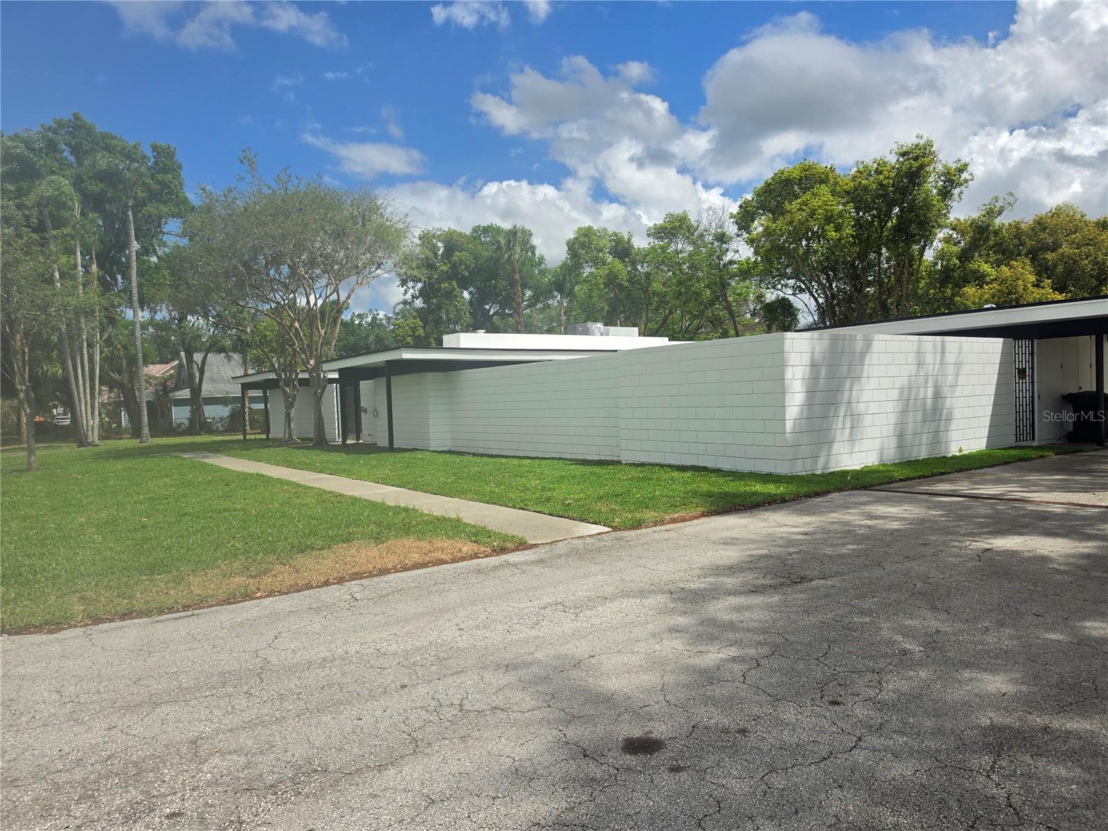 OAKLAND ADD PB 2 PG 77 - Residential