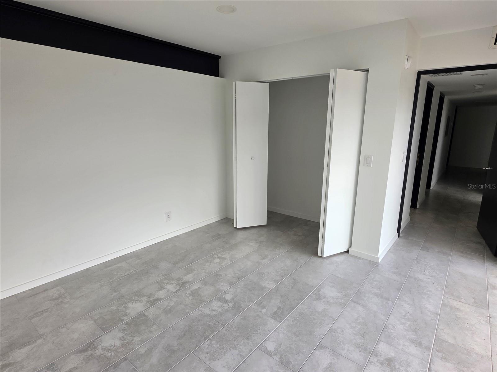 OAKLAND ADD PB 2 PG 77 - Residential
