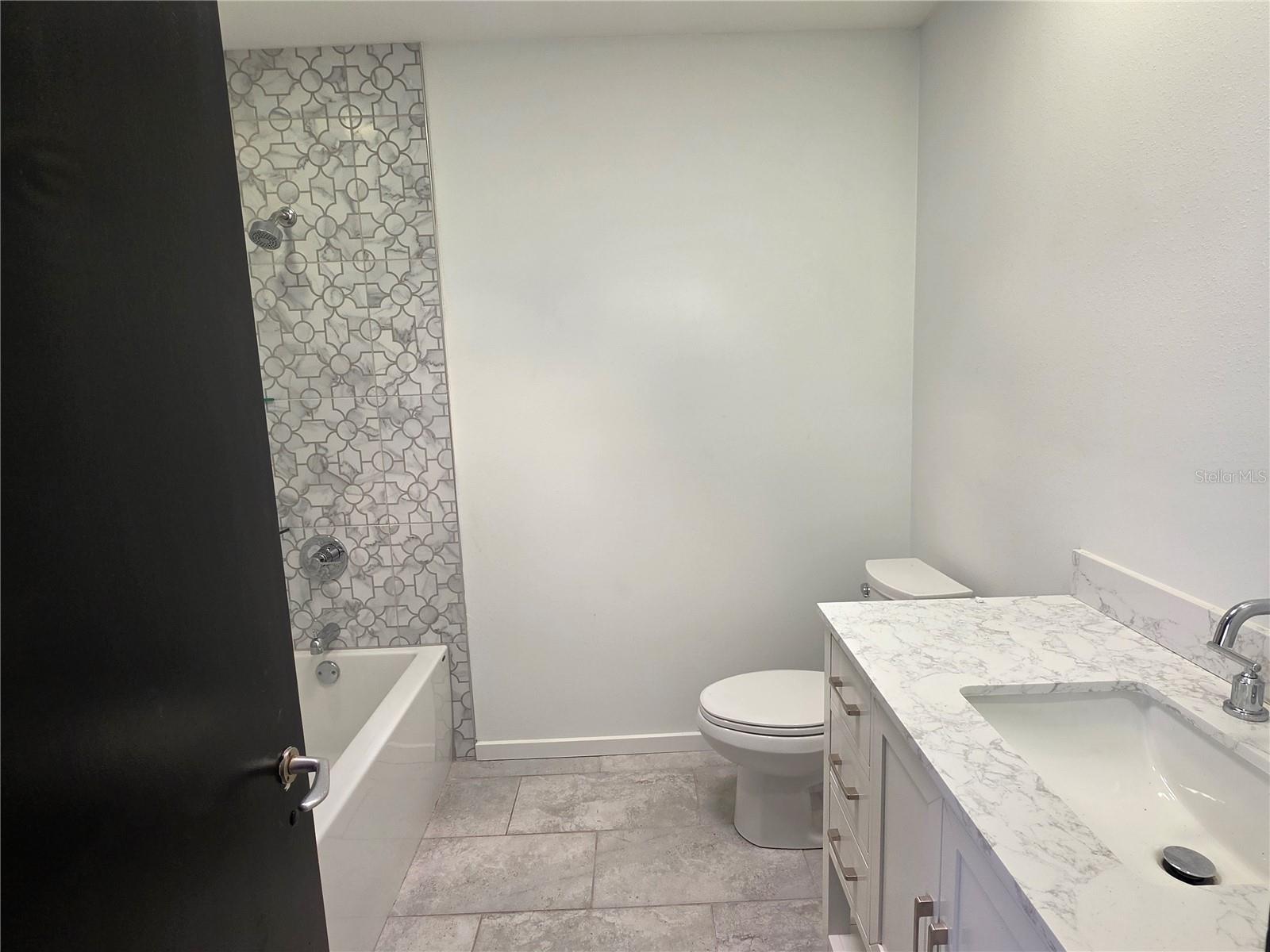 OAKLAND ADD PB 2 PG 77 - Residential