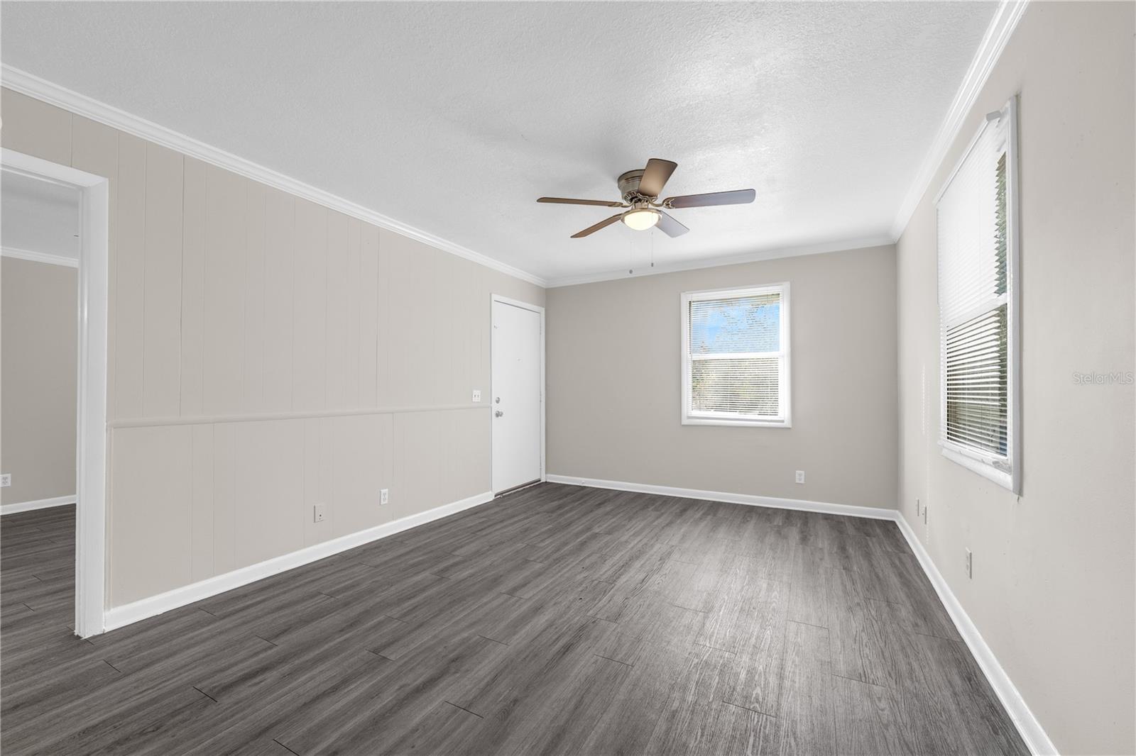 CURRY FORD STUDIOS - Residential Lease