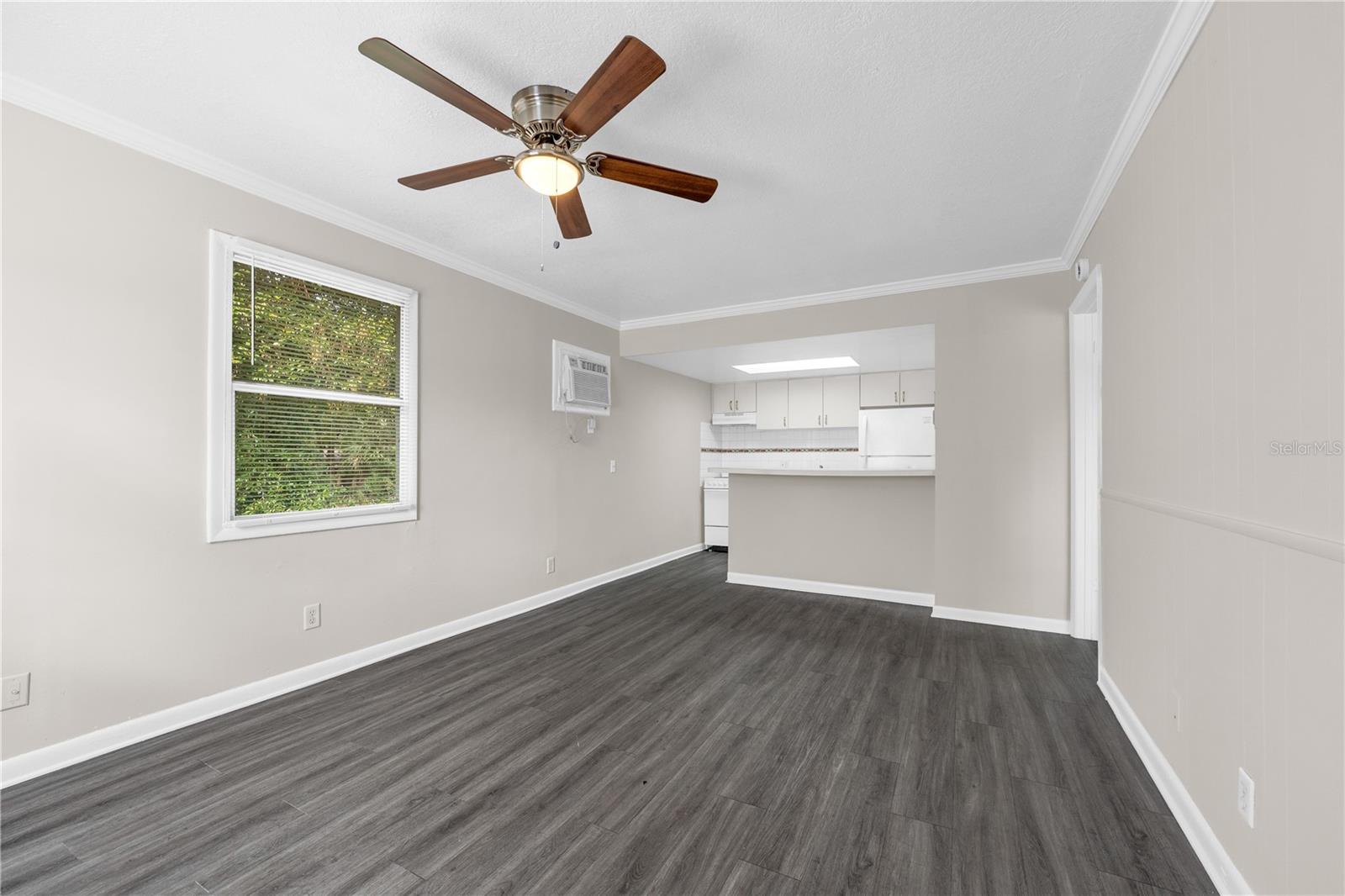 CURRY FORD STUDIOS - Residential Lease