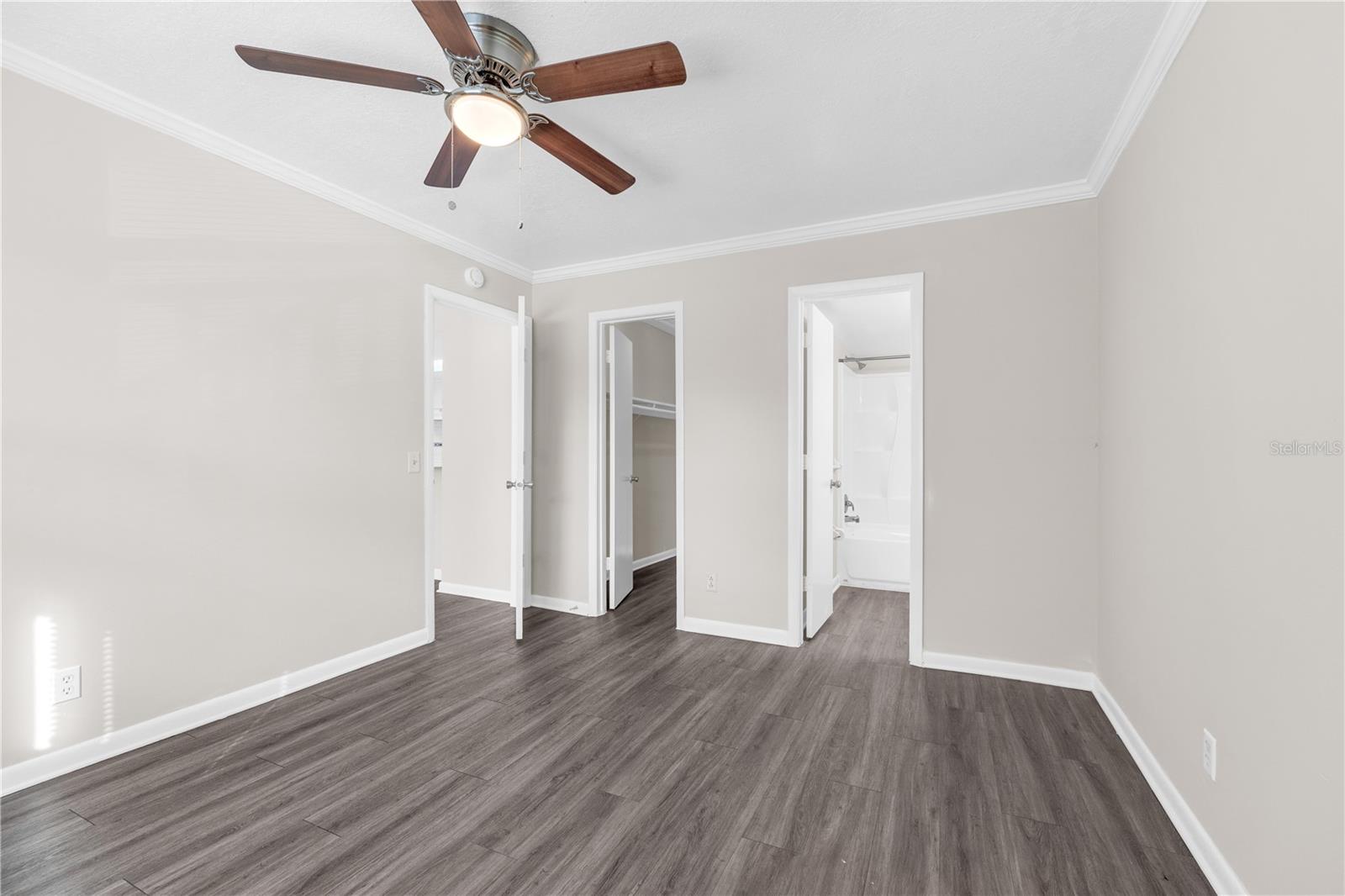 CURRY FORD STUDIOS - Residential Lease