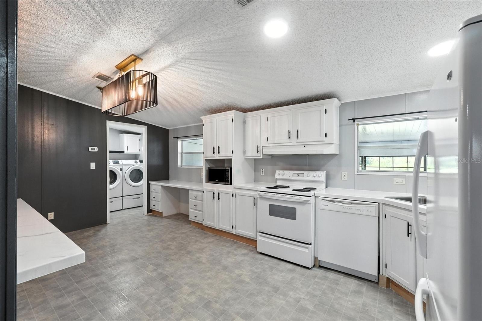 GROVELAND FARMS 09-23-25 - Residential Lease