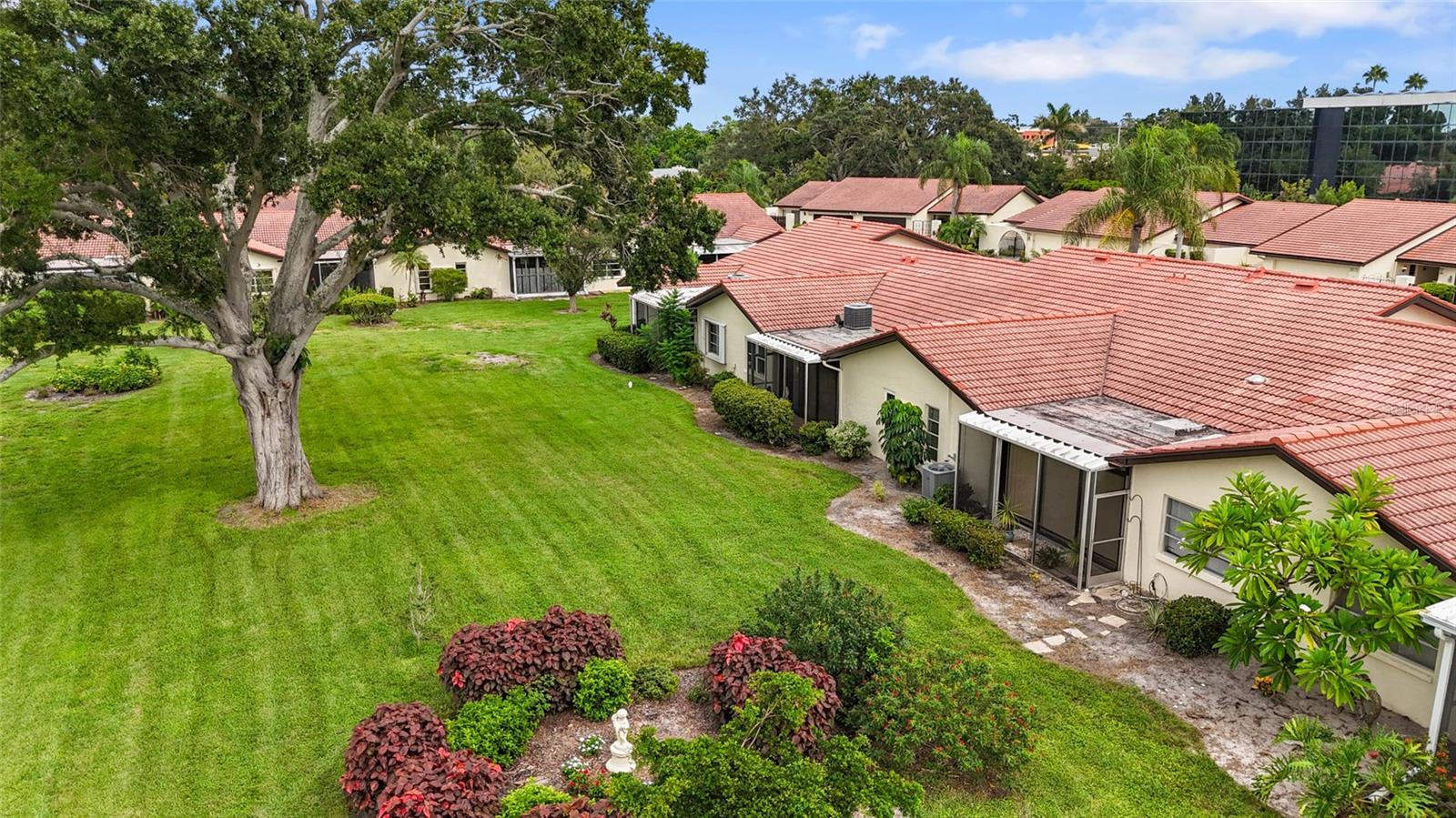 VILLAGE PLAZA SEC 7 - Residential