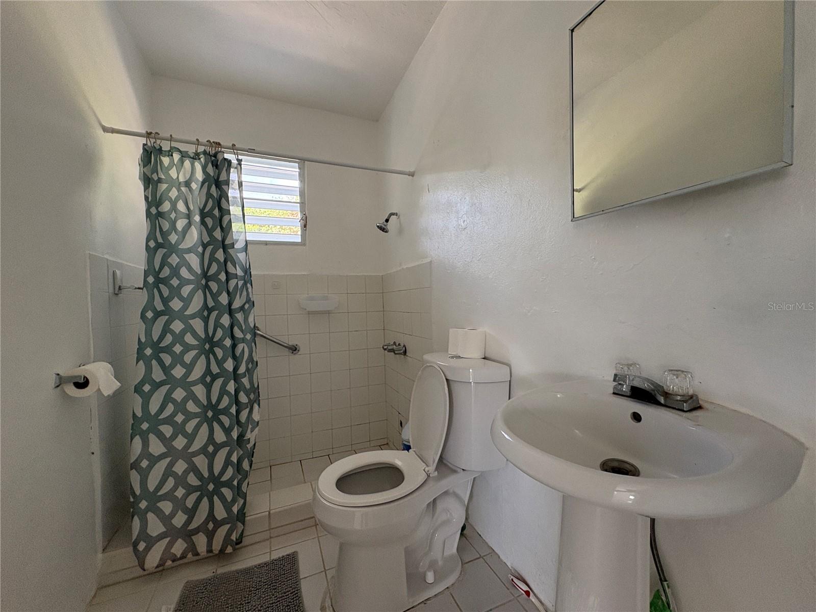 QUEBRADA FAJARDO - Residential Lease