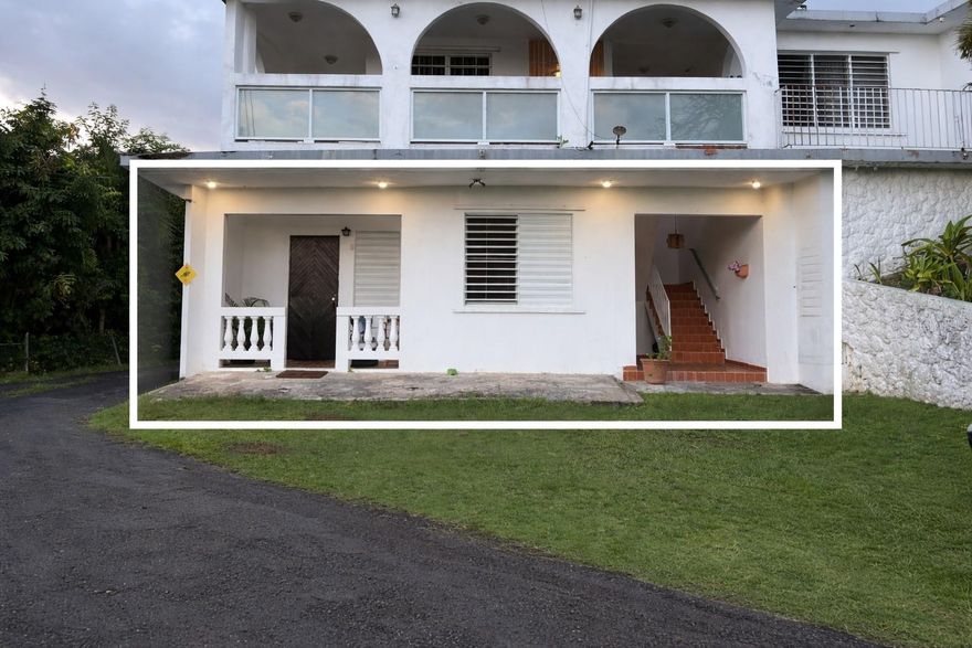 One or more photo(s) has been virtually staged. Beautiful and centrally located apartment. Very close to the Fajardo shopping center, movie theaters, and restaurants.

The property is located on the ground floor of a two-story building.

Parking is available.

The price includes water and electricity. The unit has a gas stove. Tenant must bring their own refrigerator and washing machine.

Required:
Certificate of good conduct
Employment verification
Recent pay stubs (last 2)
Photo ID
Assumption certification
Credit check
Security deposit
Other documents might be needed to complete the process 

Only genuinely interested and serious candidates.