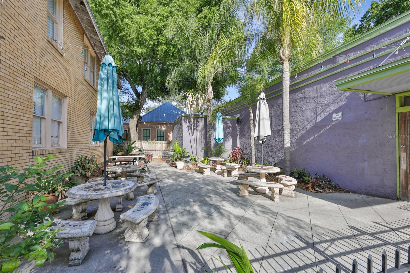 CENTRAL PARK TWNHMS - Residential