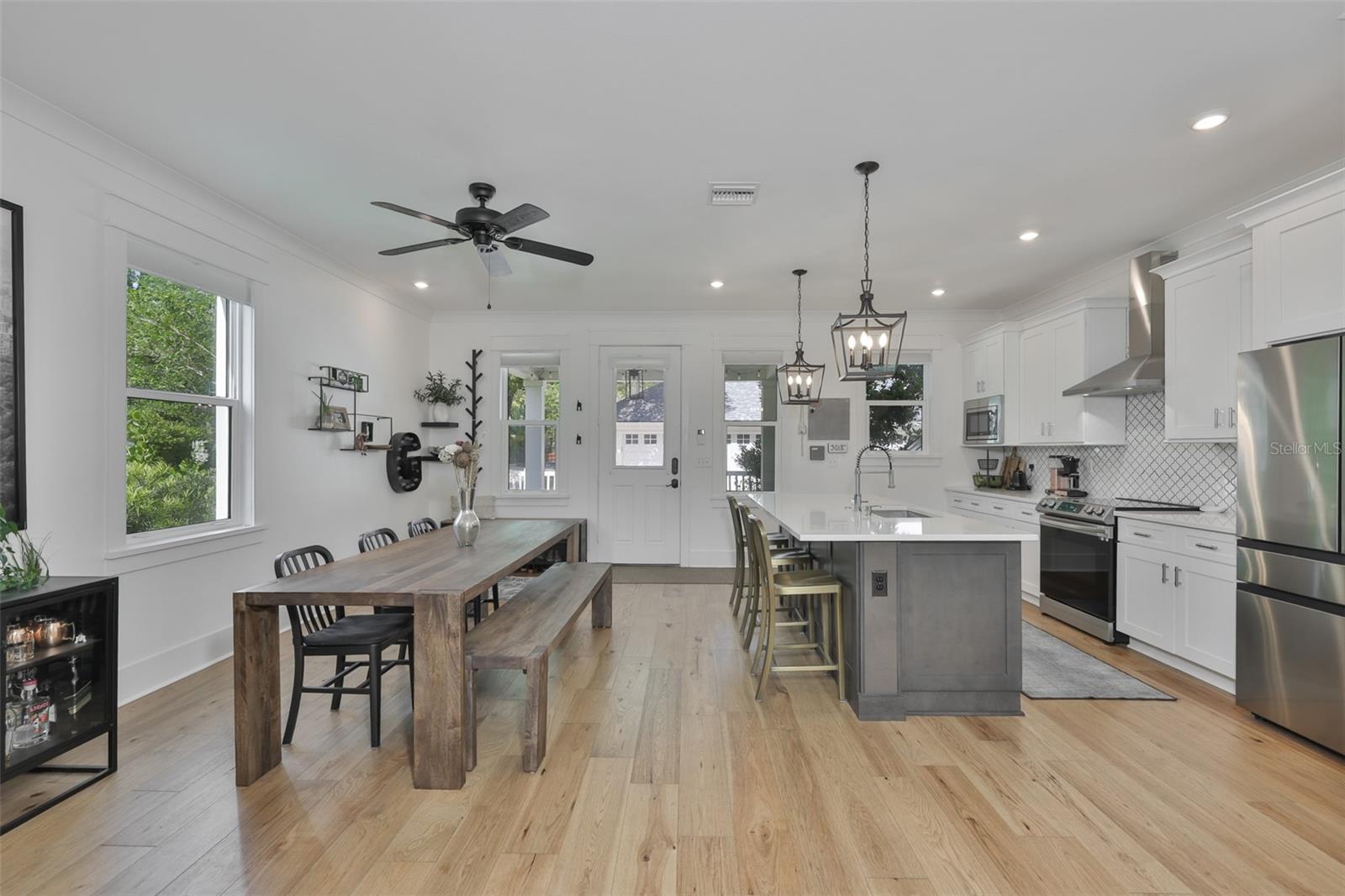 CENTRAL PARK TWNHMS - Residential