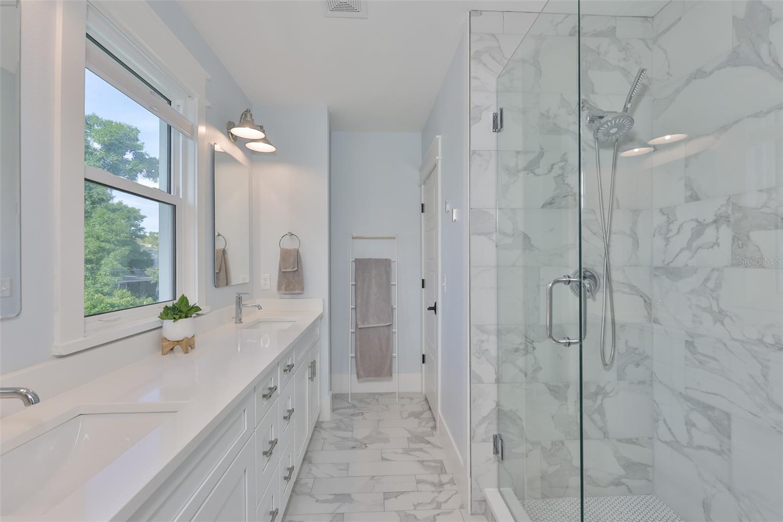 CENTRAL PARK TWNHMS - Residential