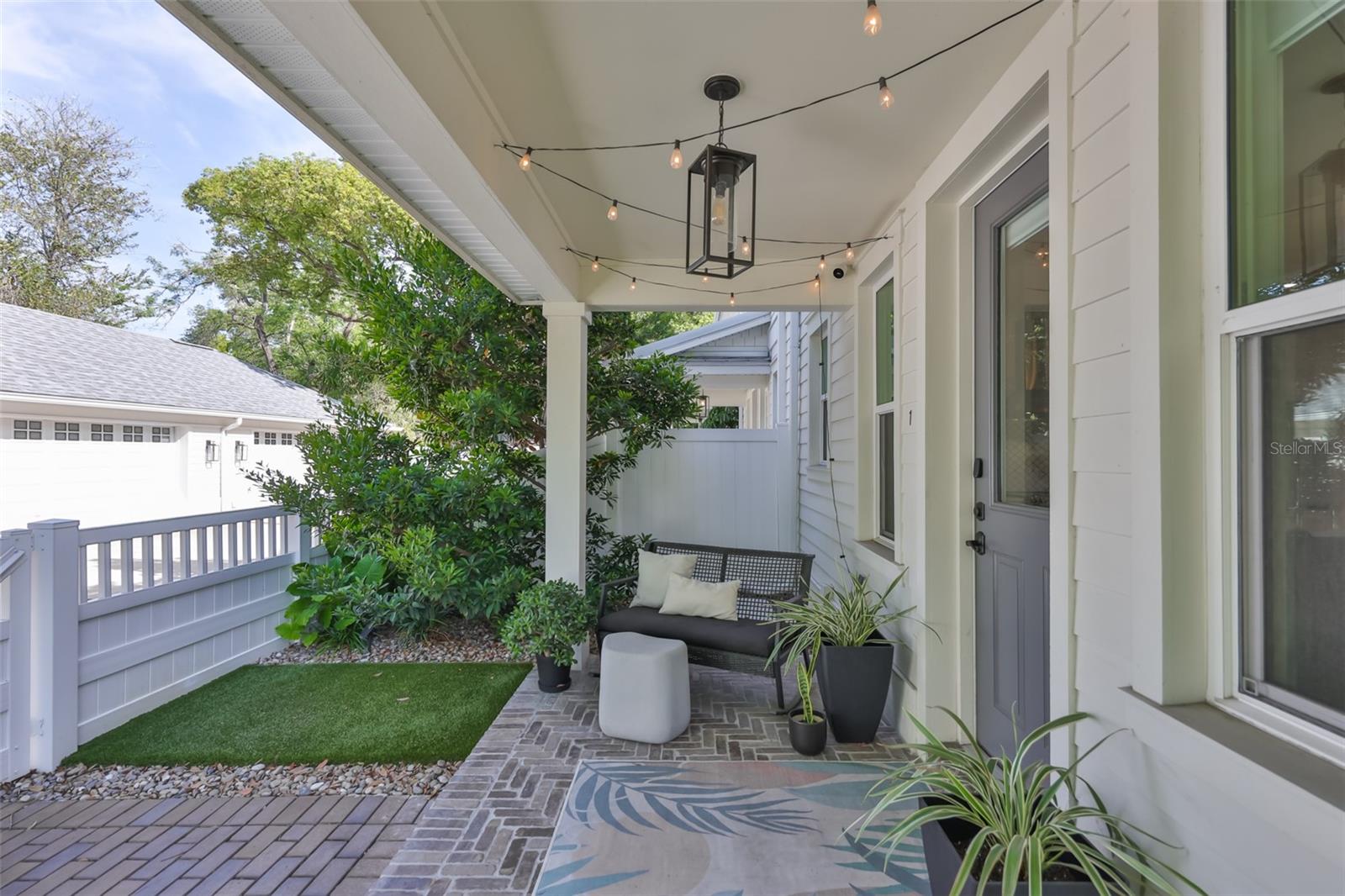 CENTRAL PARK TWNHMS - Residential