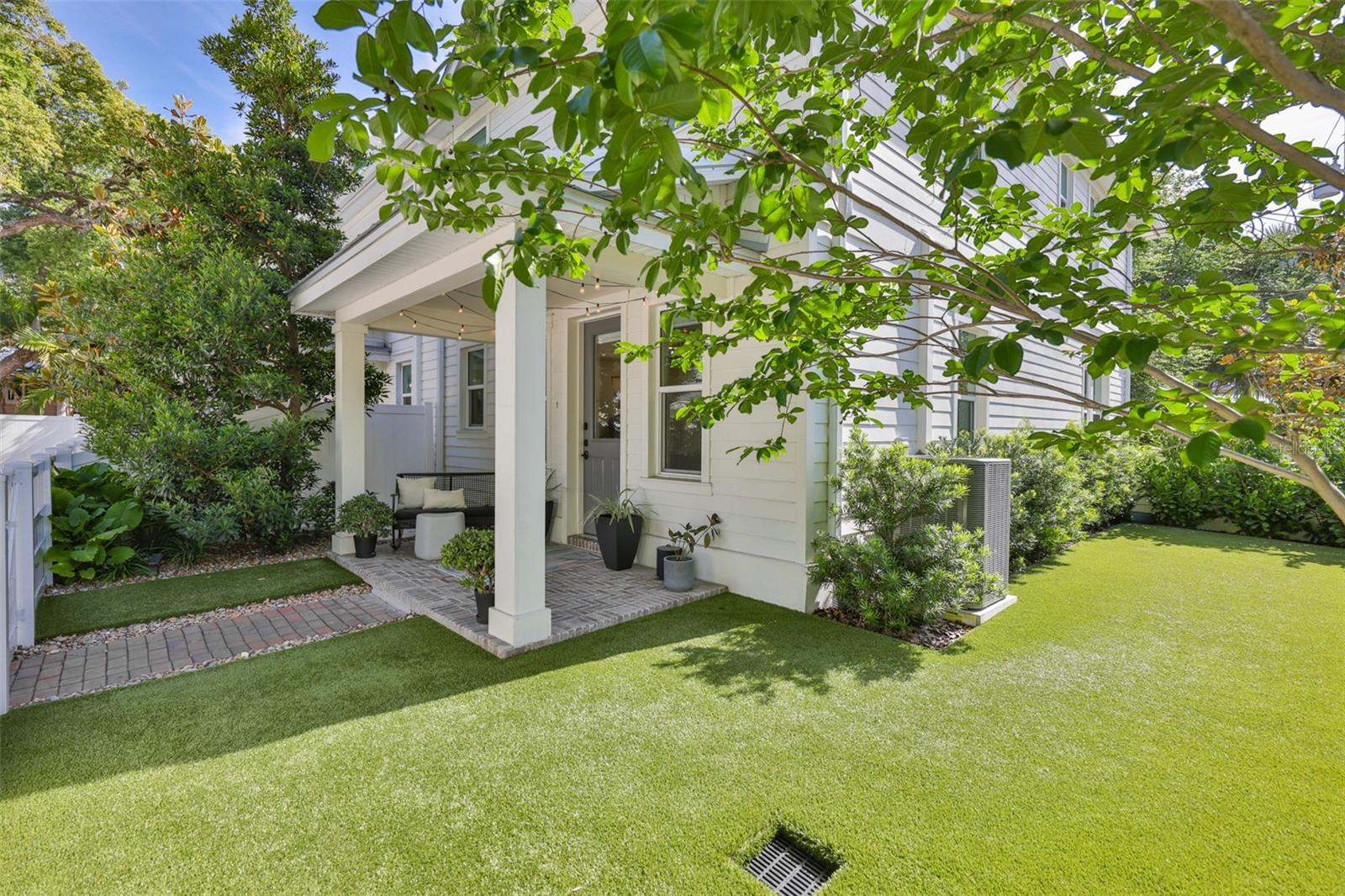 CENTRAL PARK TWNHMS - Residential