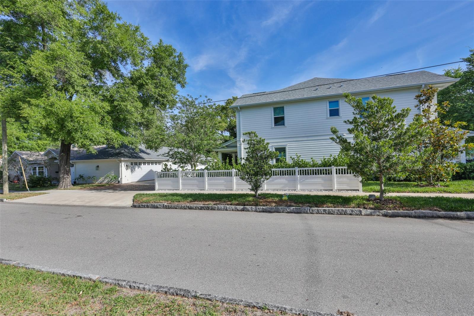 CENTRAL PARK TWNHMS - Residential