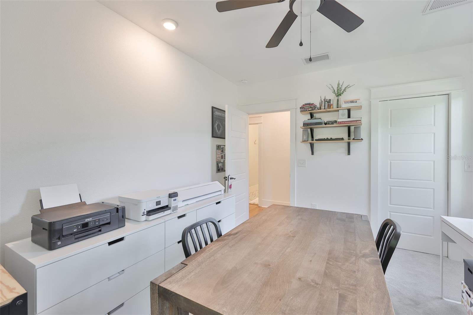 CENTRAL PARK TWNHMS - Residential