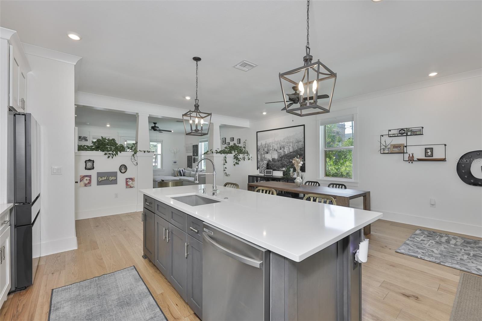 CENTRAL PARK TWNHMS - Residential