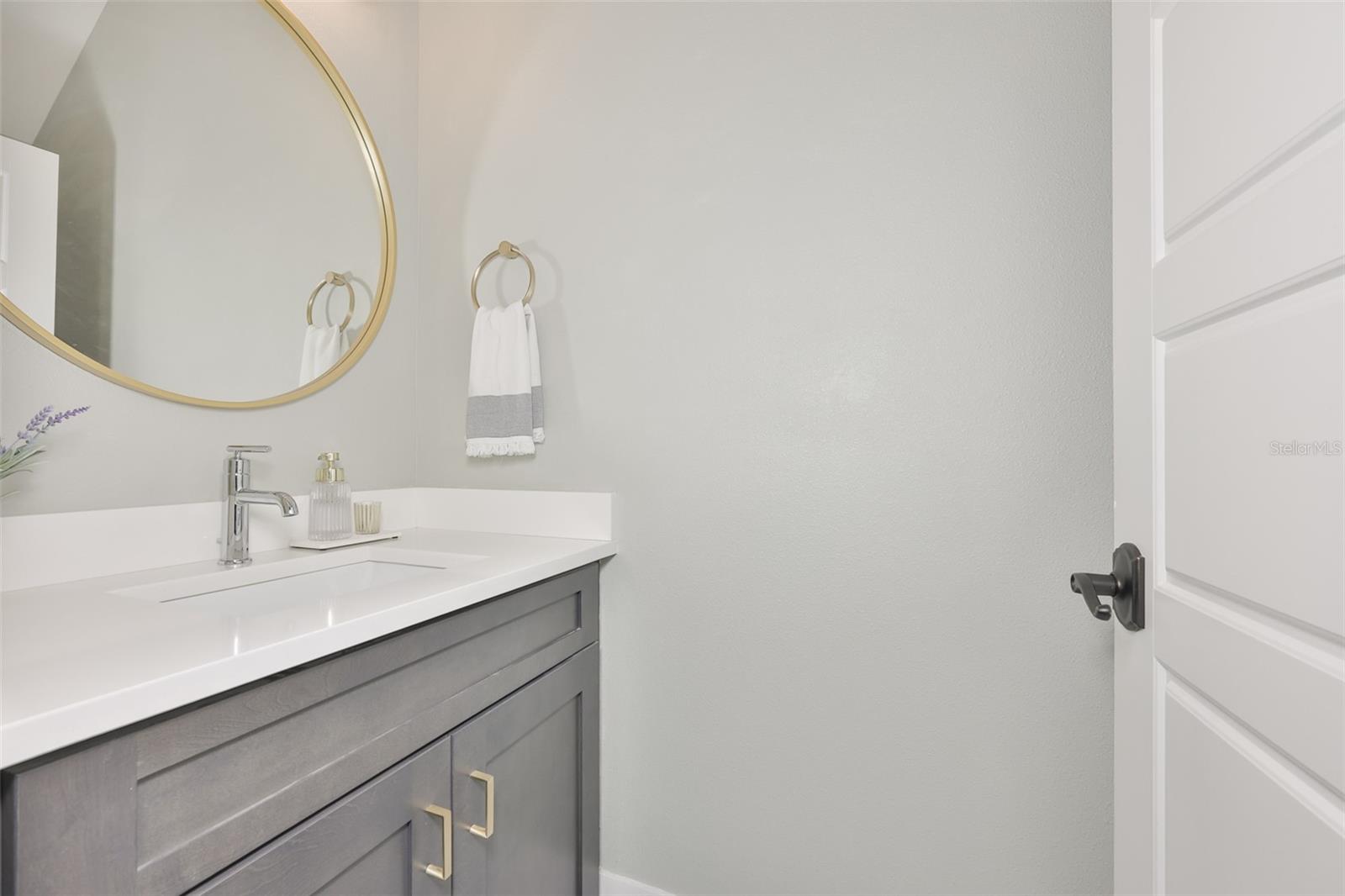 2204 N CENTRAL AVENUE 1