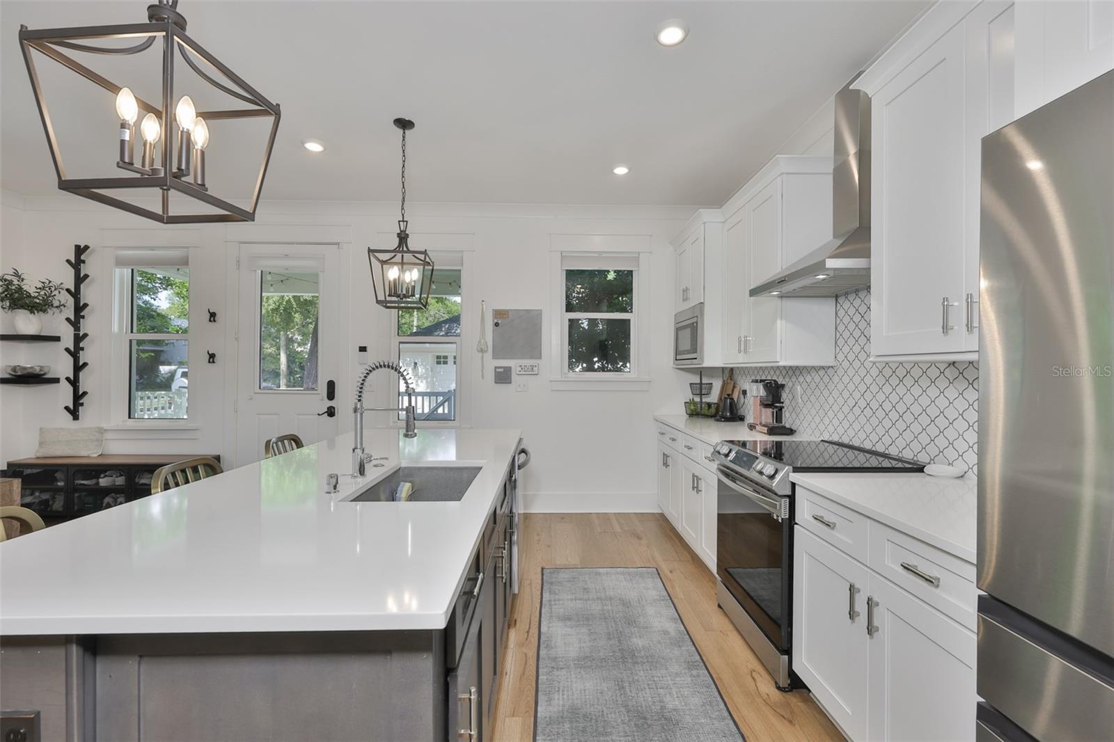 CENTRAL PARK TWNHMS - Residential