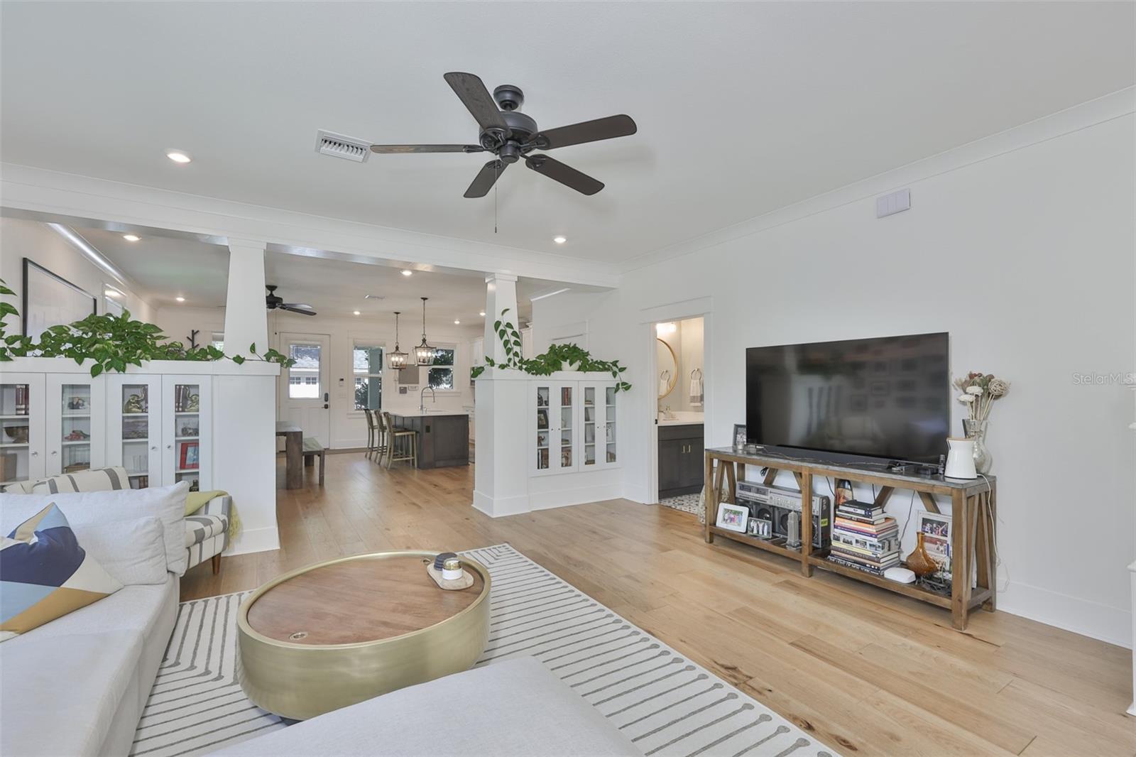 2204 N CENTRAL AVENUE 1