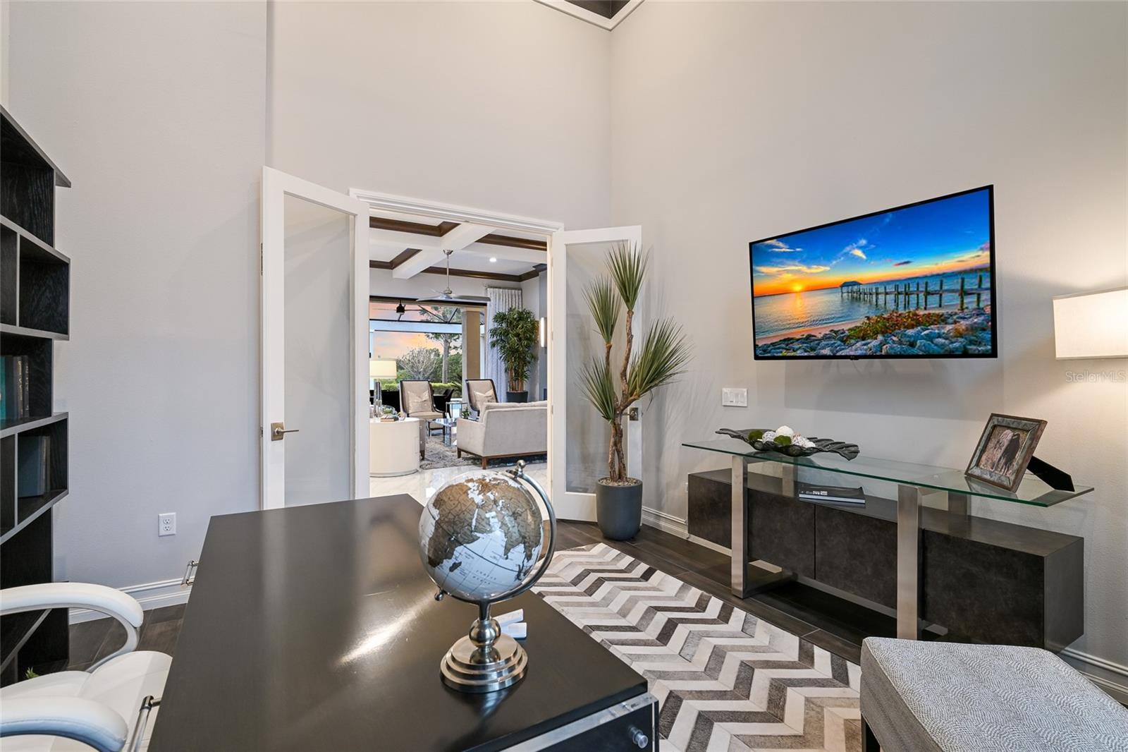 LAKE CLUB - Residential