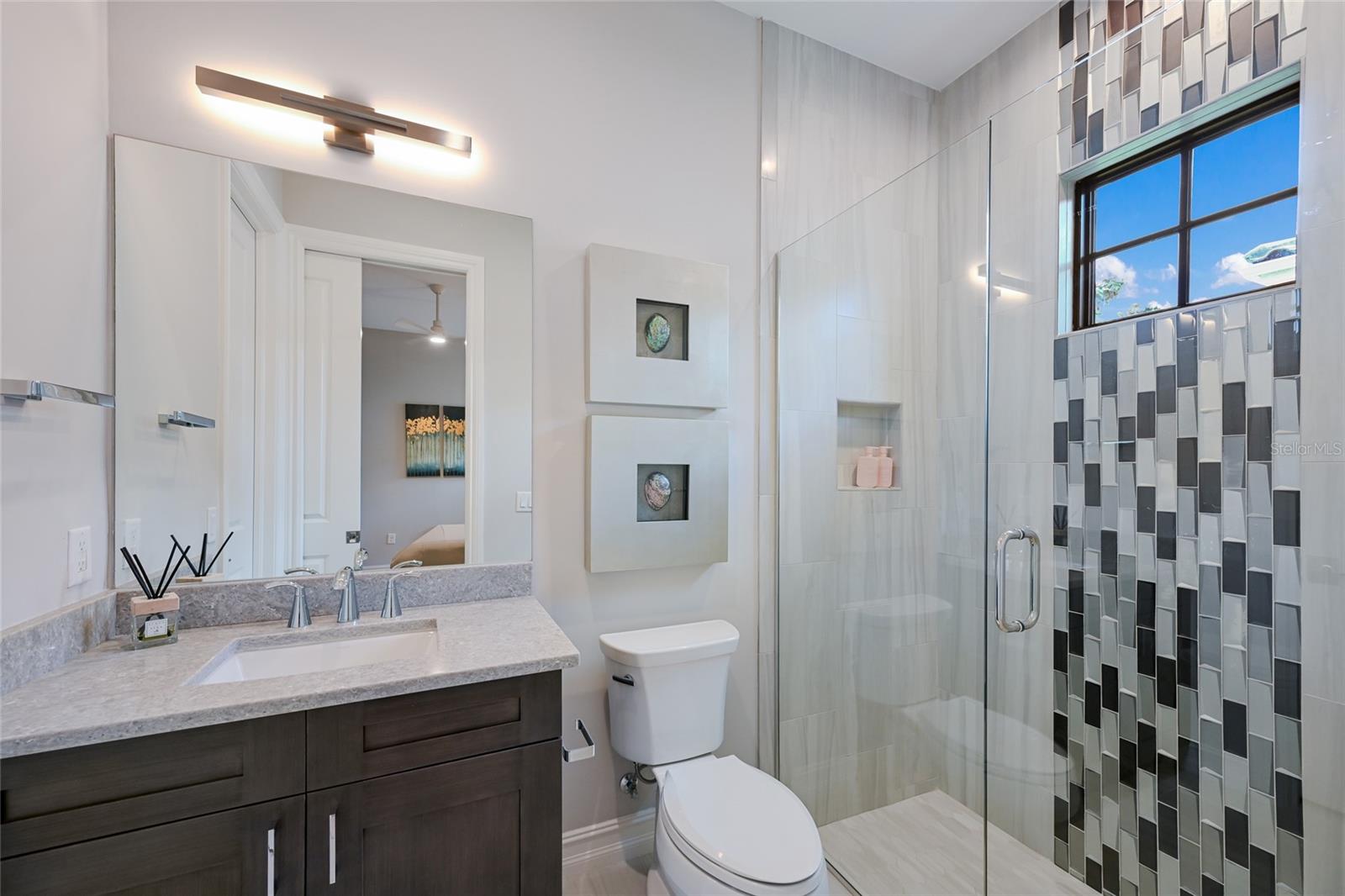 LAKE CLUB - Residential