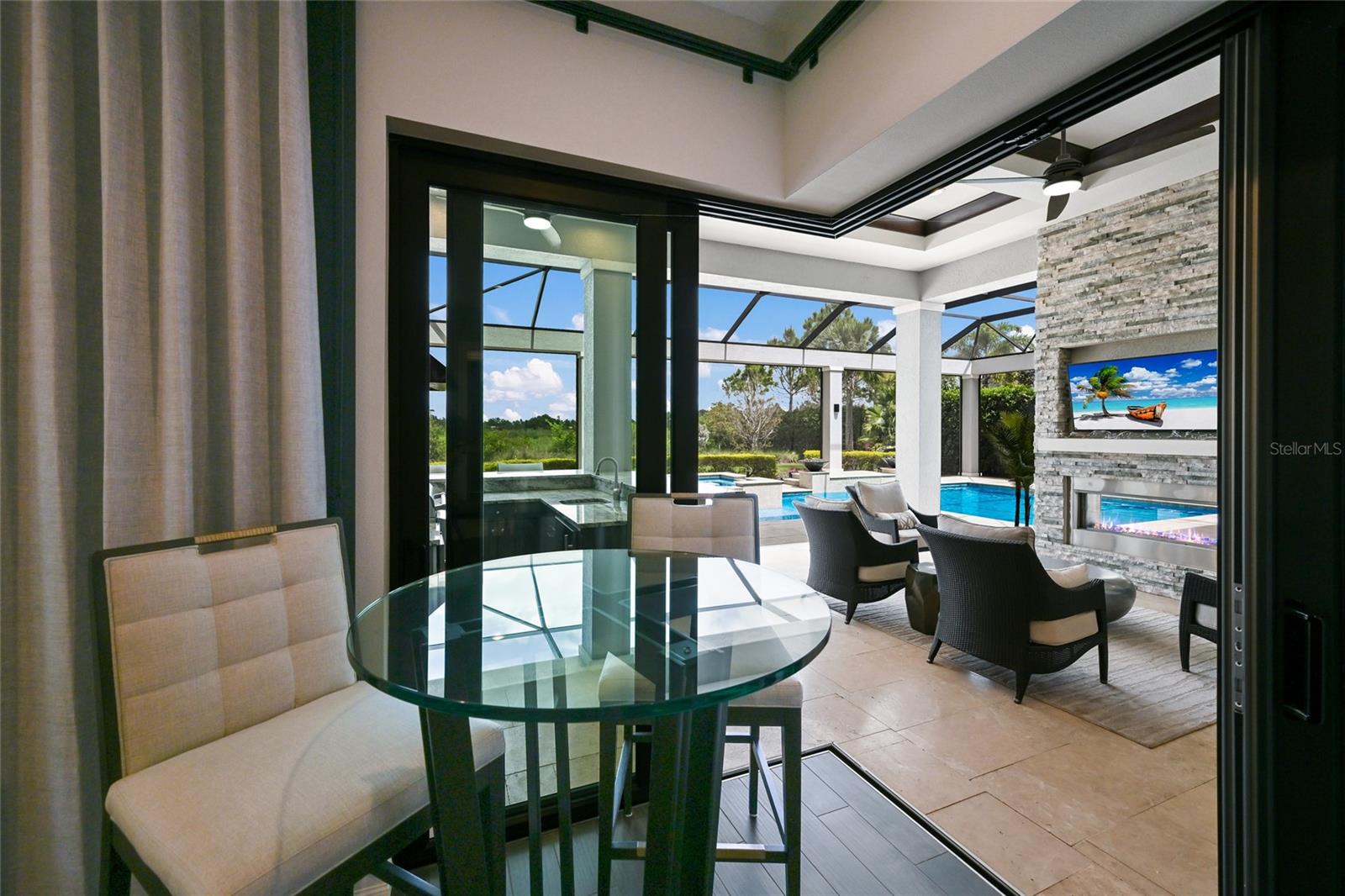 LAKE CLUB - Residential