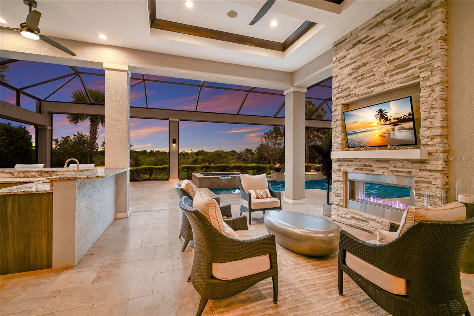 LAKE CLUB - Residential