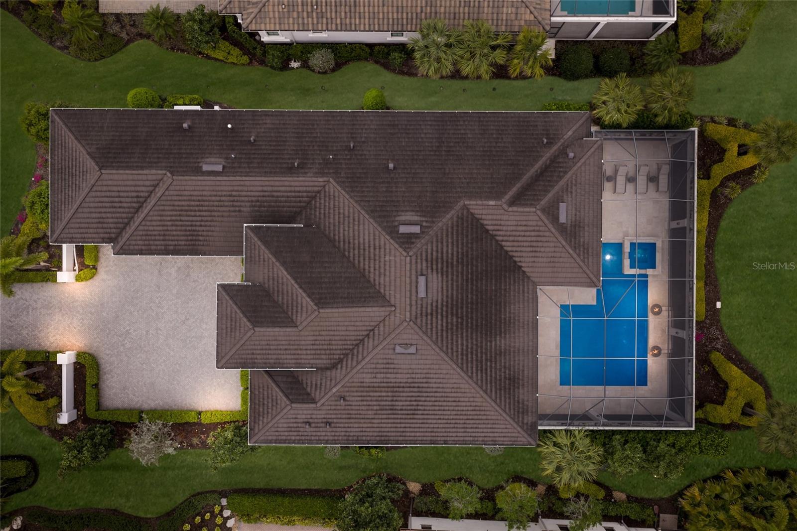 LAKE CLUB - Residential