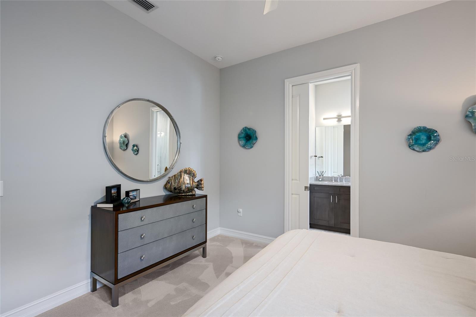 LAKE CLUB - Residential