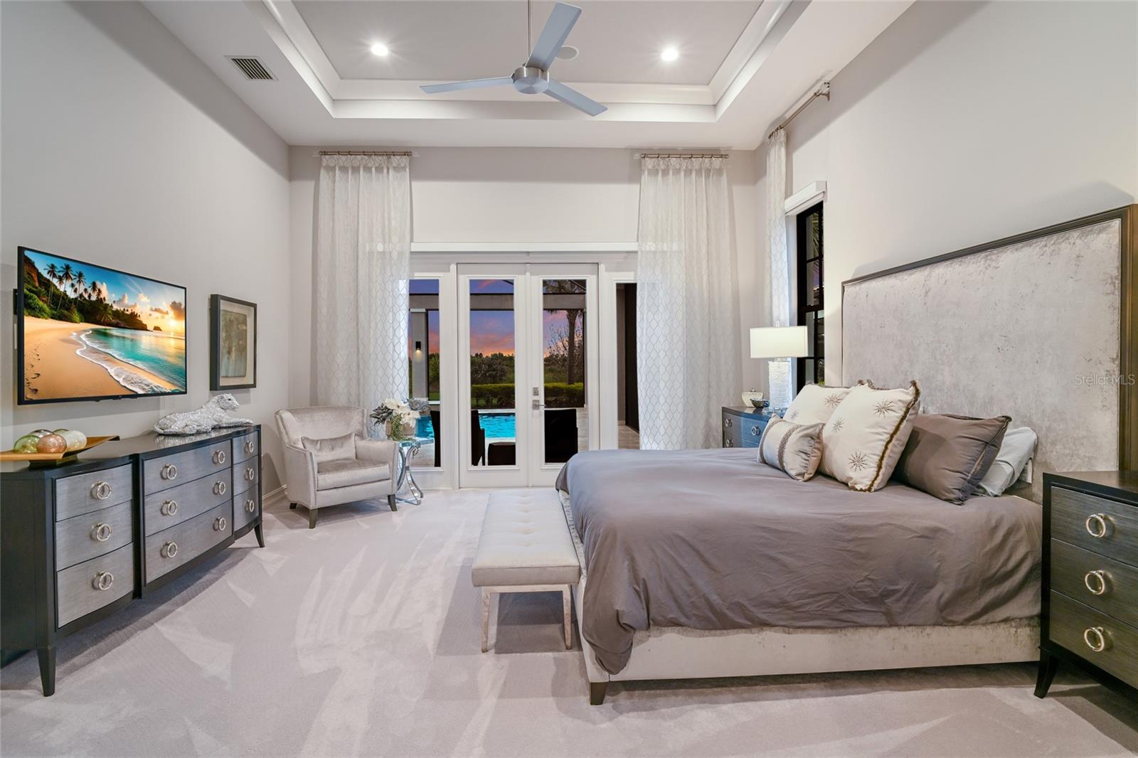 LAKE CLUB - Residential