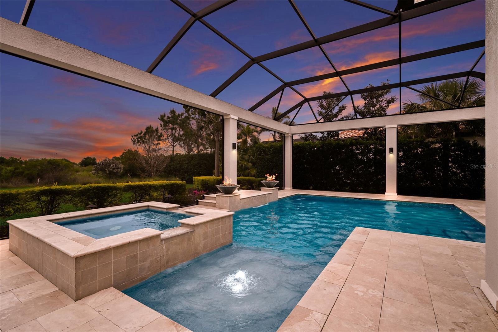 LAKE CLUB - Residential