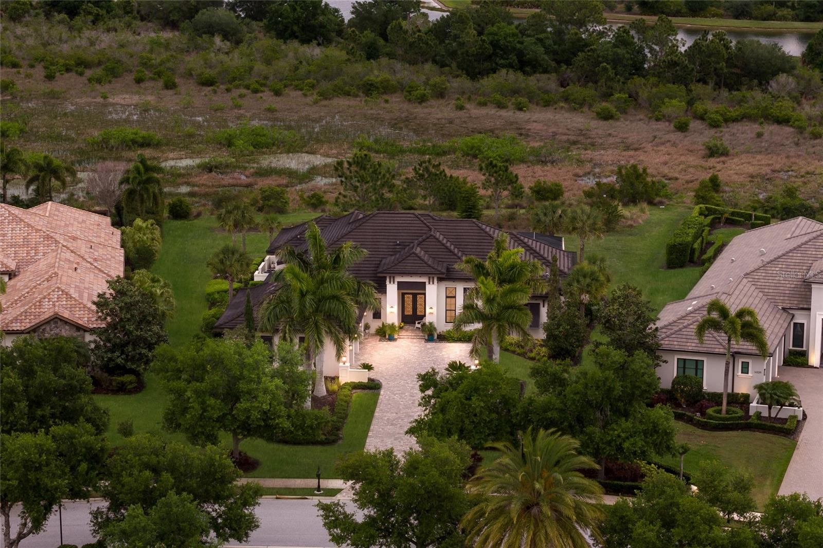 LAKE CLUB - Residential